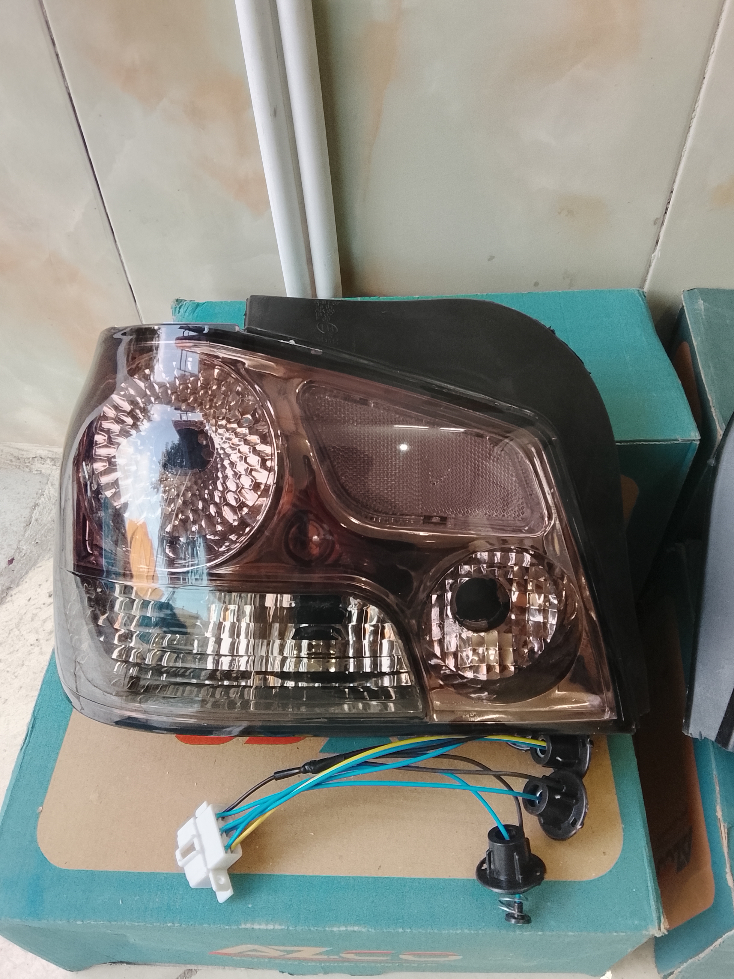 چراغ خطر عقب پراید 132 دودی سمت چپ برند آذرکو