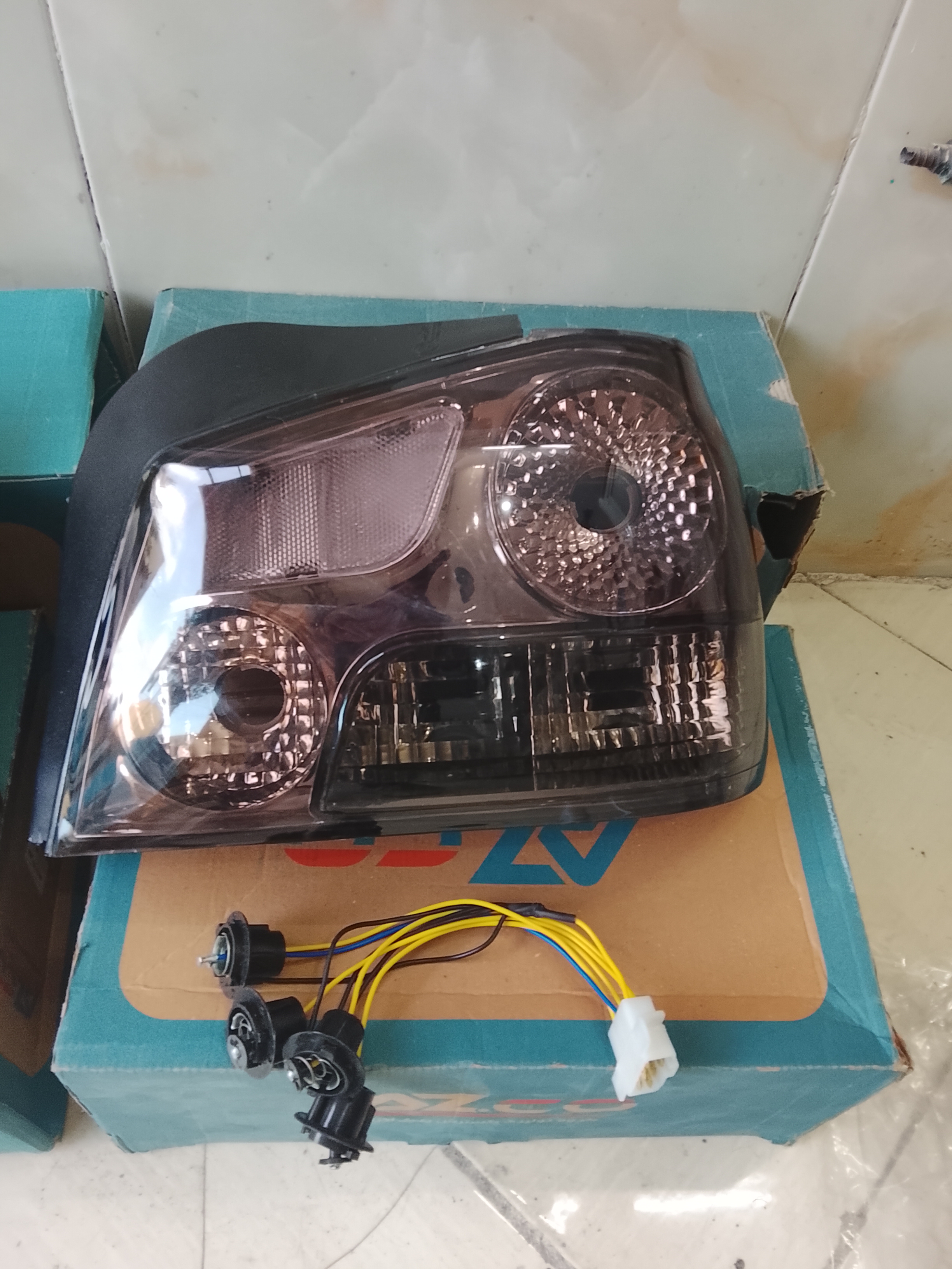 چراغ خطر عقب پراید 132 دودی سمت راست برند آذرکو