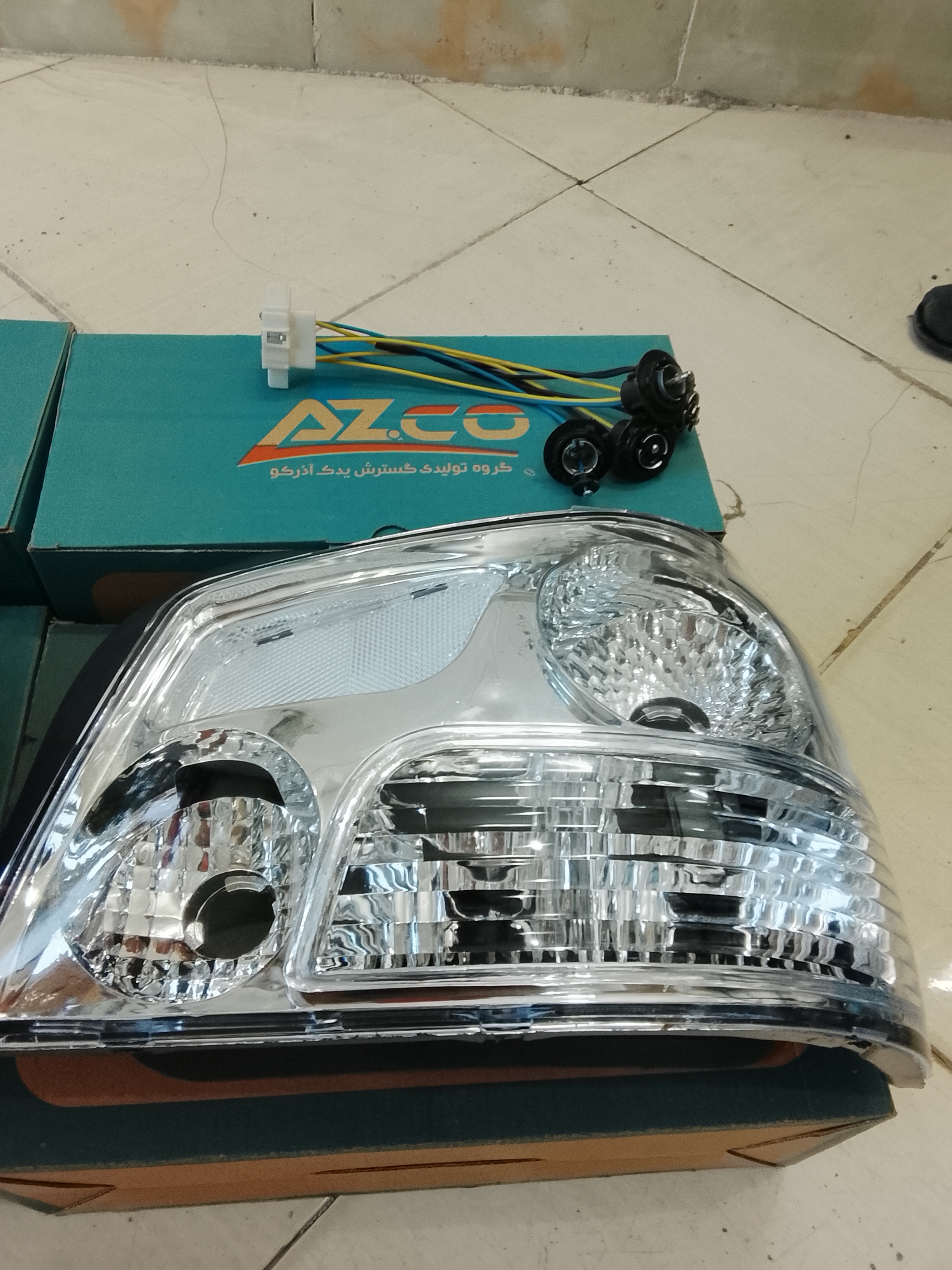 چراغ خطر عقب پراید 132 برفی سمت راست